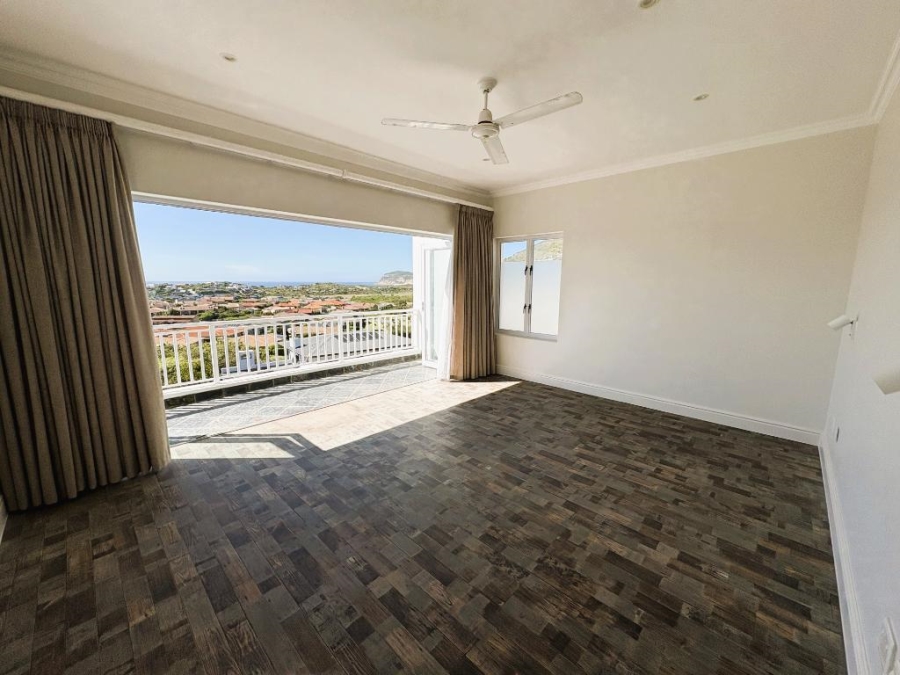 5 Bedroom Property for Sale in Whale Rock Western Cape